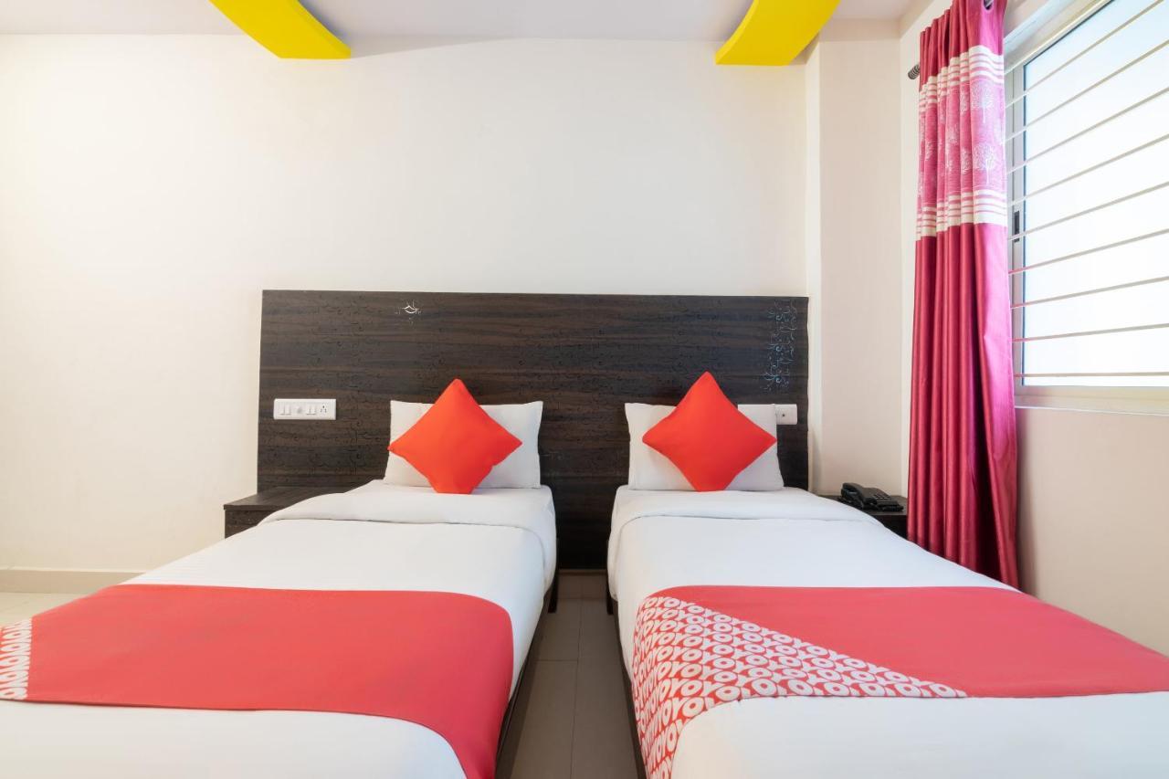 Oyo 13594 Mathrushree Residency Hotel Bangalore Exterior photo